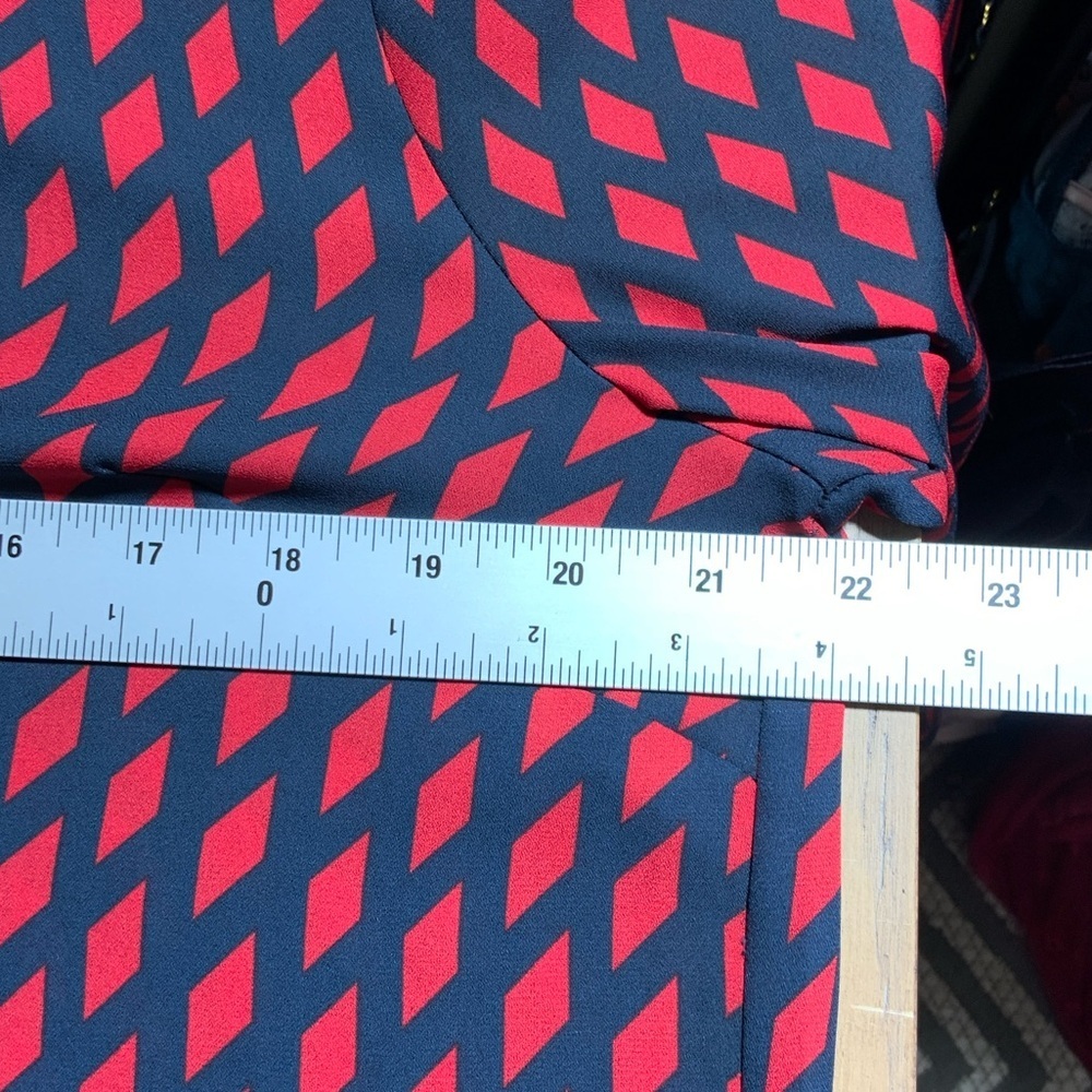 Banana Republic Red and Black Geometric Shirt - Picture 5 of 8